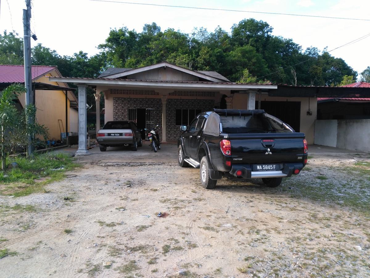 Homestay Jertih Besut Terengganu Екстер'єр фото